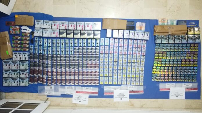 Arrestan a tres e incautan más de 300 cigarrillos electrónicos llenos de presunta marihuana en La Vega