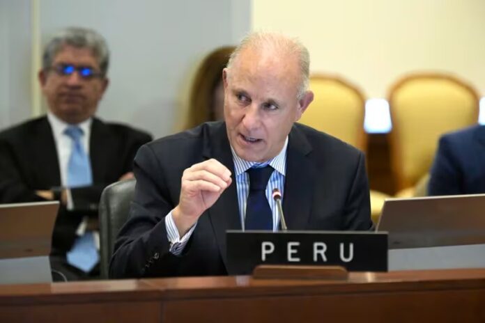 Canciller de Perú ante la OEA confronta con valentía a 11 países se abstuvieron de votar