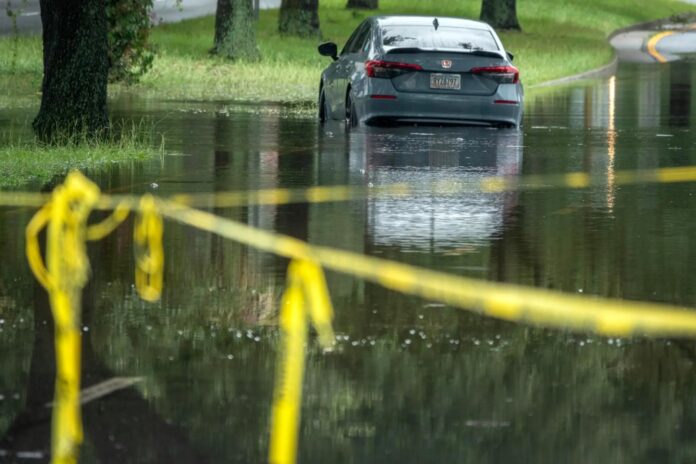 Cinco muertos y lluvias torrenciales en el sureste de EE.UU. por tormenta Debby