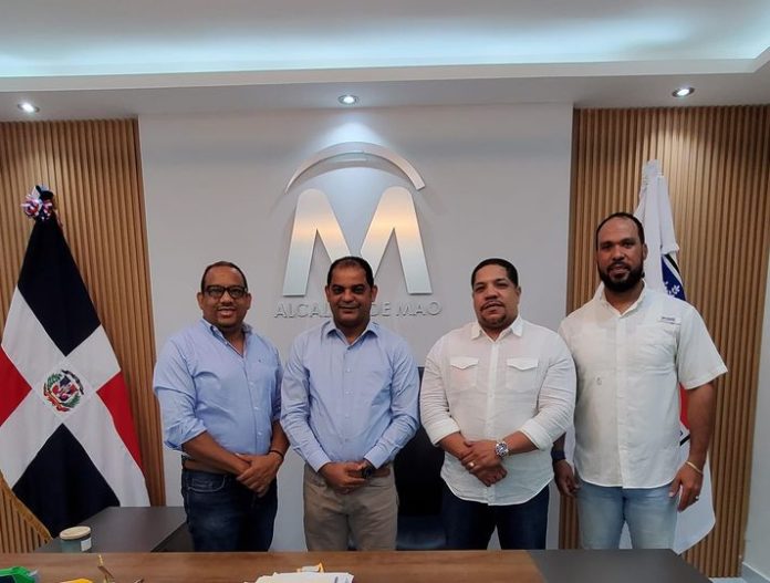 Comisión del CMD y alcalde de Mao abordan temas relevantes para sector salud