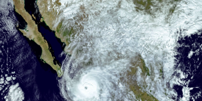 Emiten alerta de huracán para Florida por la formación de la tormenta tropical Debby