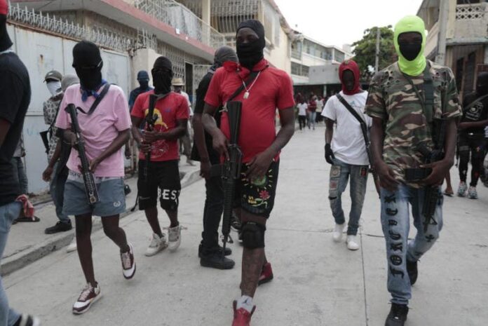 Gobierno de Haití alerta avance de bandas hacia frontera con República Dominicana