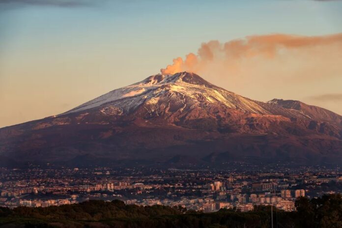 Monte Etna está en erupción