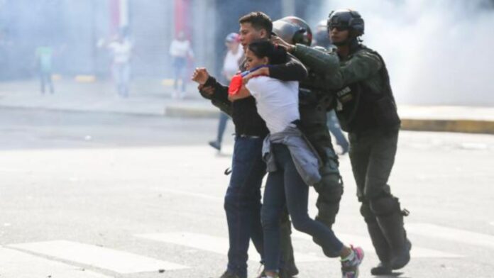 Más de 1.200 detenidos en protestas contra el resultado de las presidenciales en Venezuela