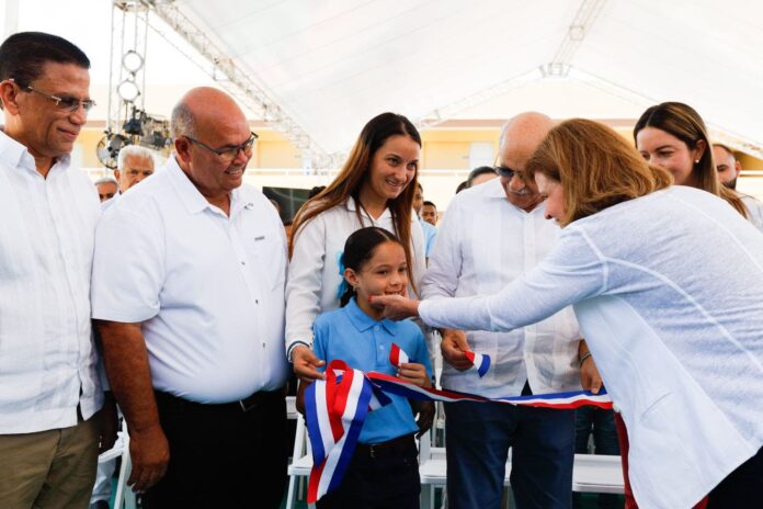 Raquel Peña insta a los maestros a evaluar su desempeño a través del progreso de sus estudiantes