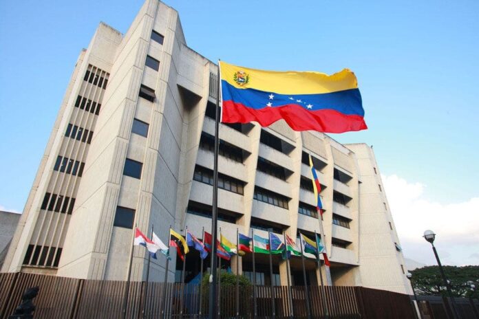 Supremo de Venezuela convoca a los 10 candidatos presidenciales a comparecer este viernes