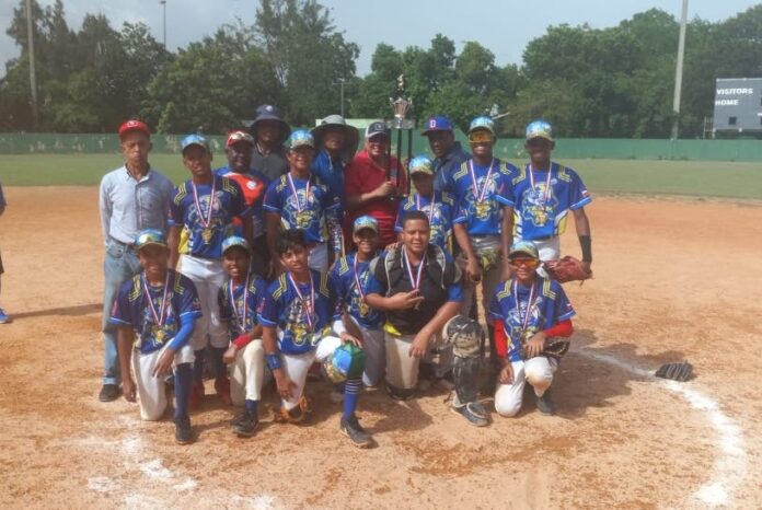 Team Z se corona campeón torneo béisbol 11-12 años