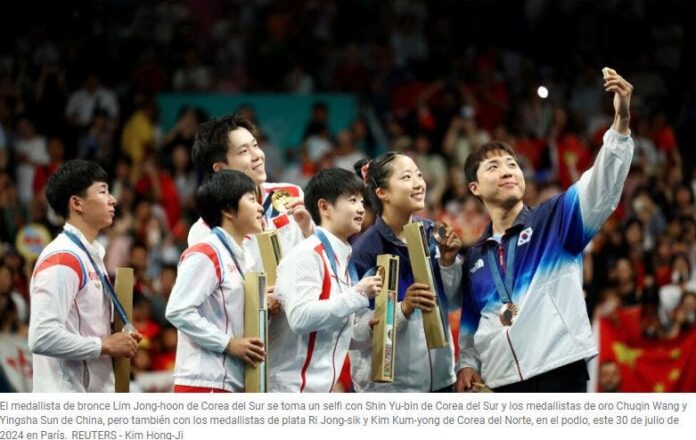 Tenis de mesa: un selfi entre atletas surcoreanos y norcoreanos enciende las redes