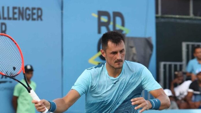 Tomic supera a Hardt y avanza en el torneo RD Open 2024 de tenis