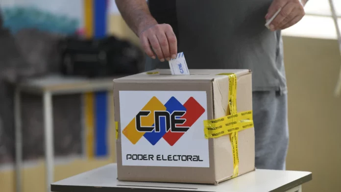 Venezuela acusa a EE.UU. de «presionar» en la región para cambiar el resultado electoral