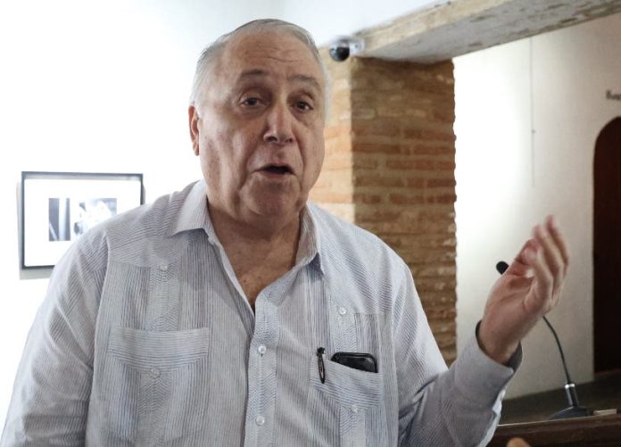 Consultor Juan Lladó publica su nueva obra “Cambiando de rumbo”