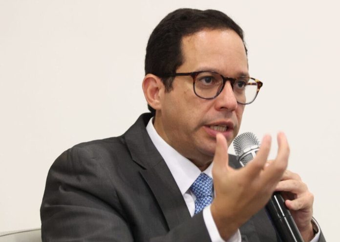 Entre 7,000 a 8,000 servidores serían “impactados” con plan racionalización del gobierno