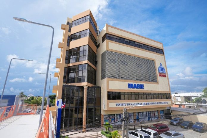 Inabie afirma suplirá a estudiantes en colegios
