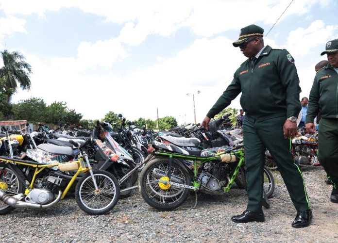Jóvenes entre 14 a 30 años lideran carreras ilegales de motores