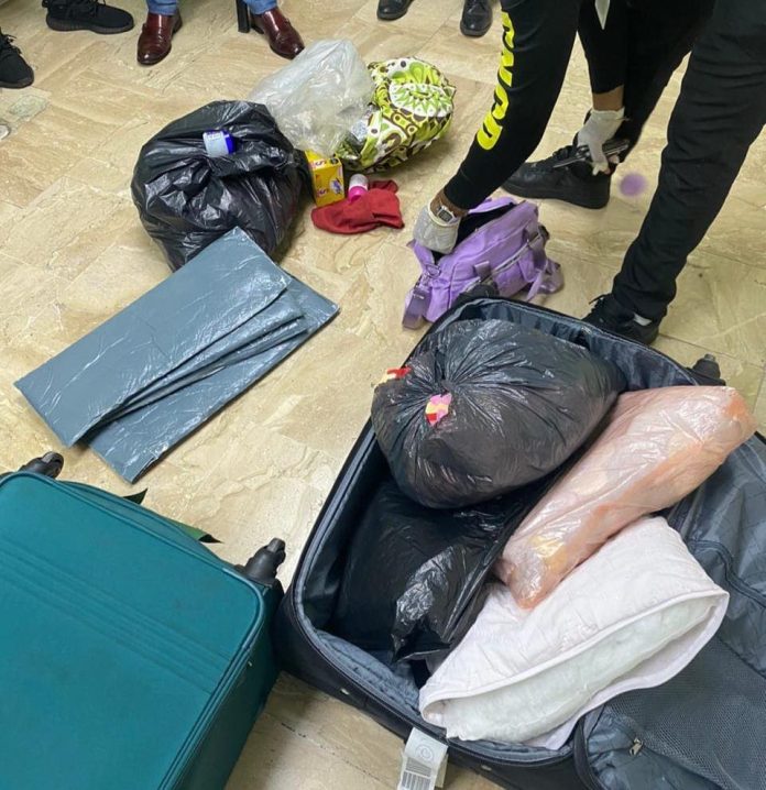 Intentaban introducir cocaína a RD, pero fueron apresadas en aeropuerto