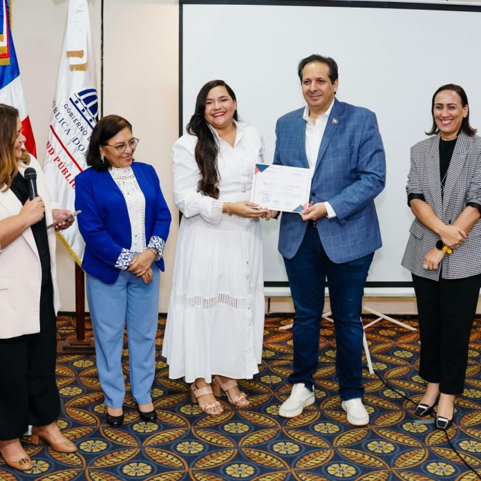 Ministro de Salud destaca importancia de la nutrición para lograr el bienestar de la población