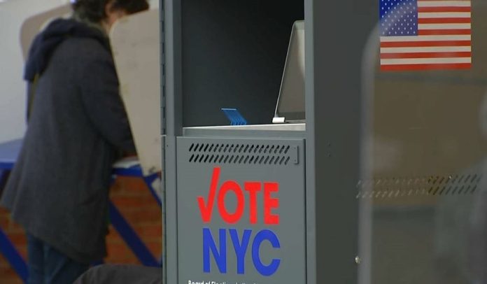 A 12 días elecciones USA varios estados inician votaciones anticipadas; en NY este sábado