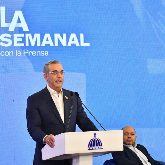 Abinader asegura mejora en logística de medicamentos de alto costo; inversión alcanza RD$7,401 MM