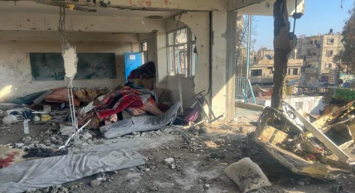 Al menos 22 muertos, incluidos niños, en bombardeo israelí a una escuela de Gaza