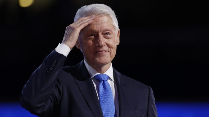 Bill Clinton también entra en la escena electoral en ayuda de Harris