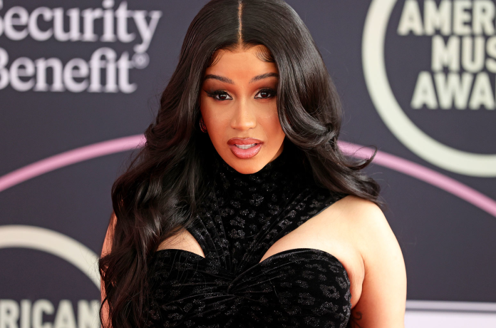 Cardi B cancela un concierto al ser hospitalizada por una emergencia médica