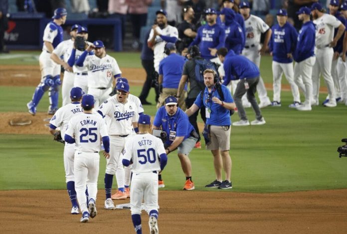Dodgers dominan en primeros dos juegos de la Serie Mundial