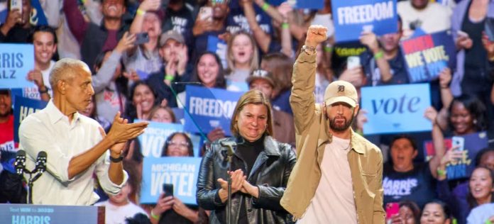 Eminem presenta a Obama en un mitin demócrata y anima a estadounidenses a votar por Harris 
