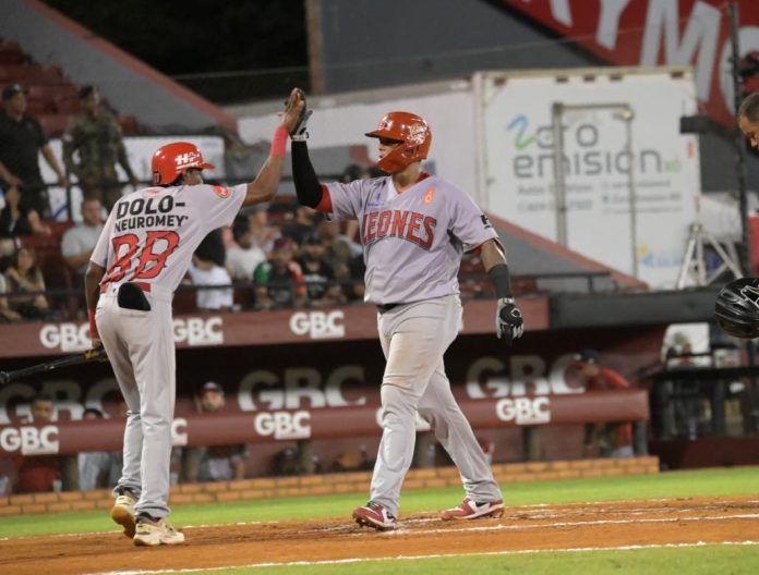 Escogido extiende invicto a 5-0 al vencer en la ruta a Gigantes