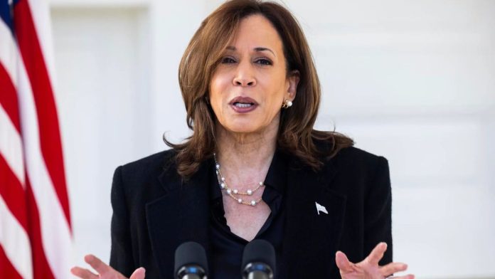 Harris dice estar orgullosa de contar con el apoyo de Bad Bunny y JLO en su campaña