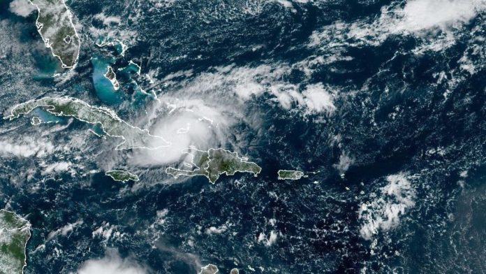 Huracán Oscar amenaza a Bahamas y Cuba con fuertes lluvias e inundaciones