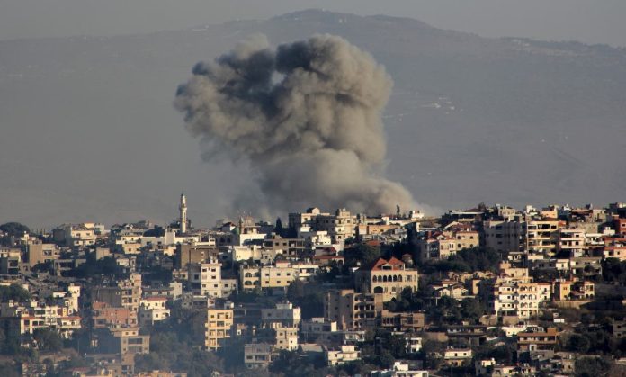 Israel ataca las sedes financieras de Hizbulá en Beirut, El Líbano