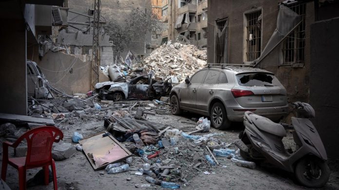 Mueren tres niños y dos adultos en un ataque israelí contra población del este del Líbano