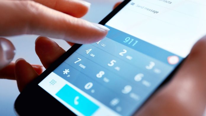 Mujer se salva de agresión sexual al fingir una llamada para pedir pizza, cuando en realidad contactó al 911