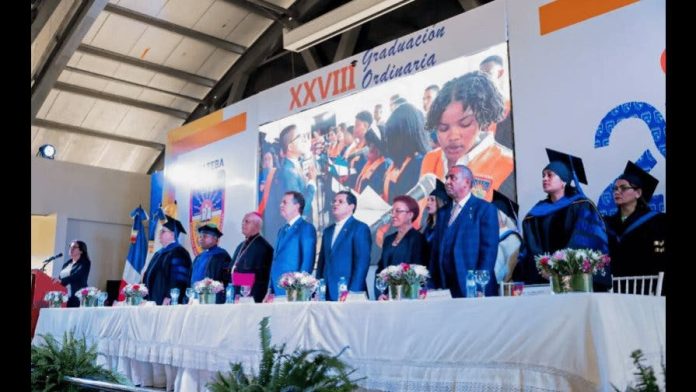 Ucateba: otros 444 egresados