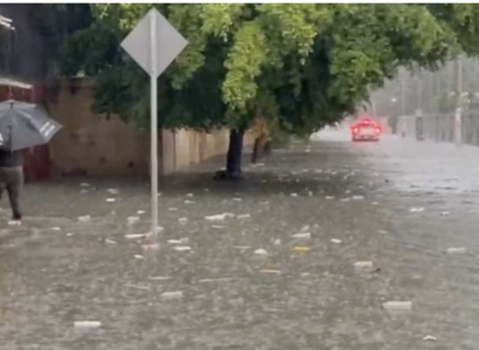 Lluvias dejarán acumulados de 100 milímetros de agua en las próximas 24 horas