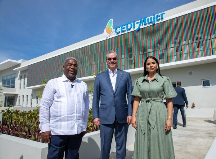 Abinader inaugura en el segundo Centro de Desarrollo Integral para la Mujer en SDN