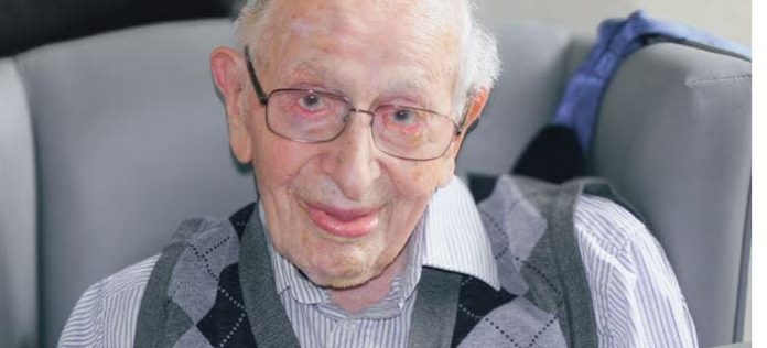 Murió John Alfred Tinniswood, el hombre más viejo del mundo a los 112 años: cómo vivía