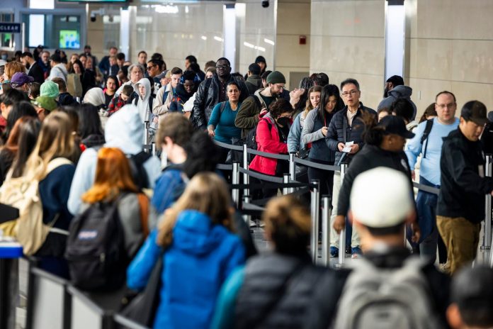Unos 80 millones de estadounidenses viajarán en Acción de Gracias, una cifra récord