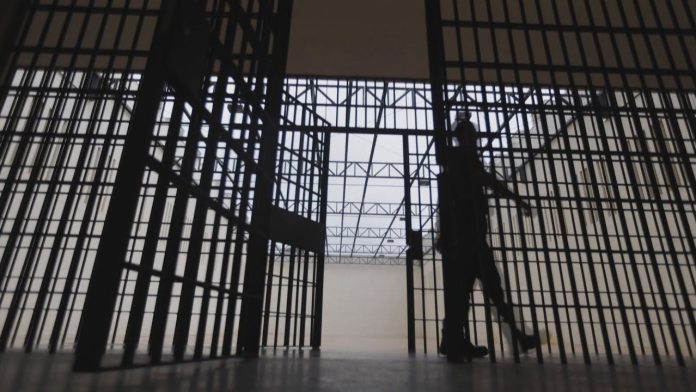 Al menos 19 presos se fugan de una cárcel en Brasil