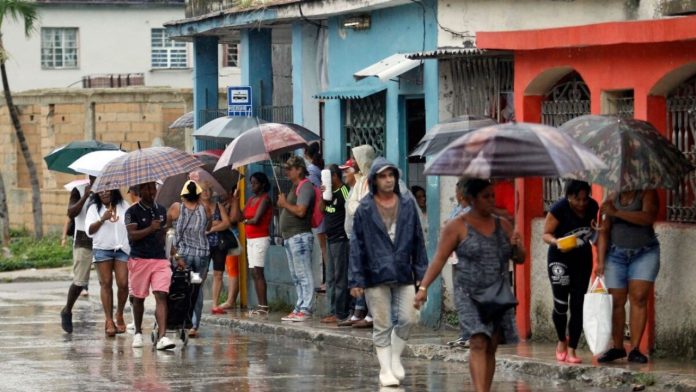 Cuba evacua a 66 mil personas en zona este ante amenaza de temporal y tormenta tropical