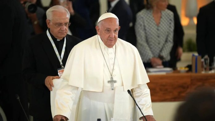 El papa recuerda que la Iglesia debe acoger a parejas convivientes y divorciados