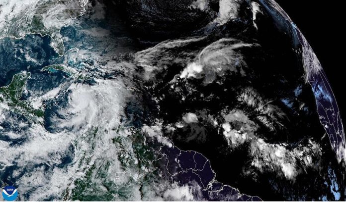 Jamaica e Islas Caimán se preparan para el paso de la tormenta Rafael