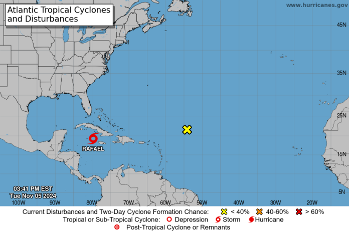 La tormenta Rafael se intensifica y podría convertirse en huracán esta noche