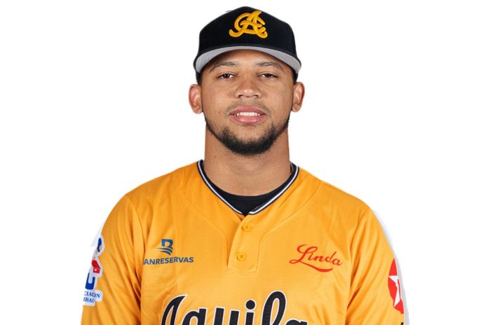 Las Águilas adquieren a Jonatan Clase desde los Toros del Este