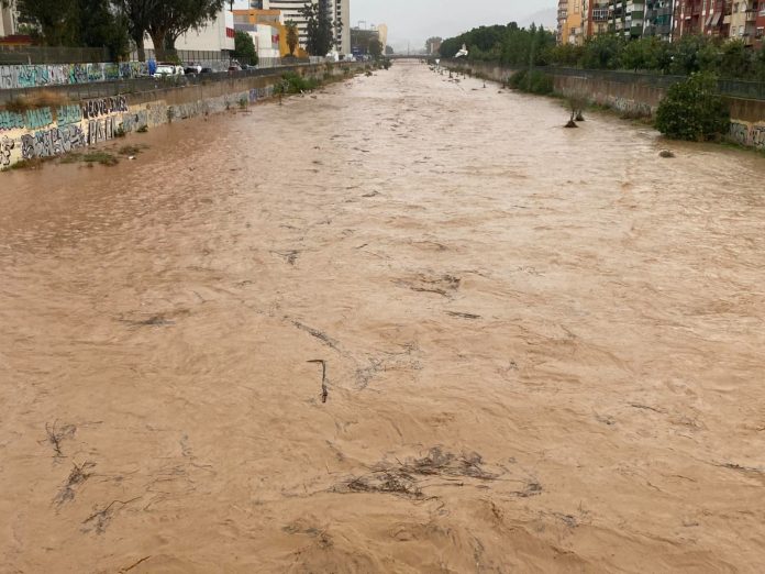 Málaga se anega 35 años después del día en el que el cielo se derrumbó sobre la ciudad