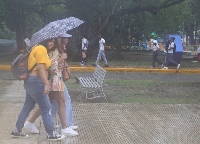 Seguirán las lluvias y ráfagas de viento, en alerta 26 provincias