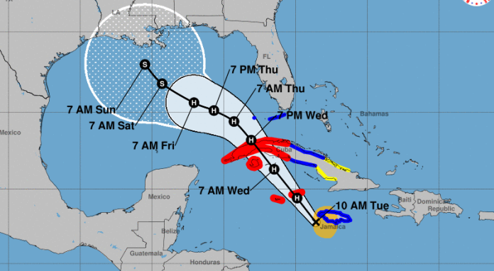 Tormenta Rafael puede convertirse en huracán mientras se aproxima a Islas Caimán y Cuba     
