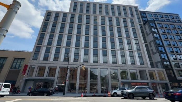 Vuelve la rezonificación al Alto Manhattan; concejal De La Rosa se propone apoyarla