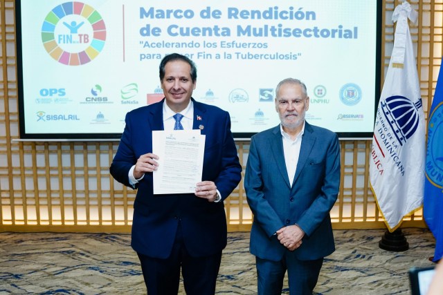 1733419684 234 Victor Atallah firma acuerdo con 17 instituciones en busca de