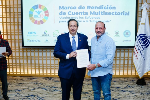 1733419684 374 Victor Atallah firma acuerdo con 17 instituciones en busca de